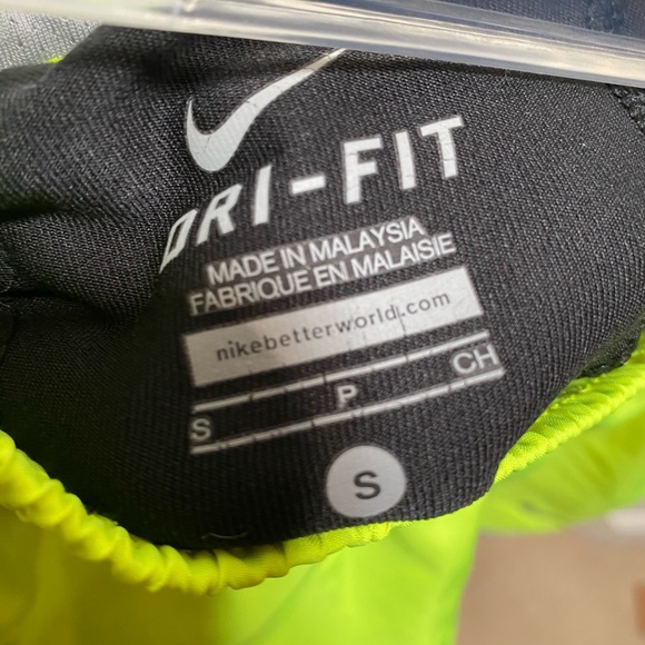 Athletic shorts - Picture 3 of 3